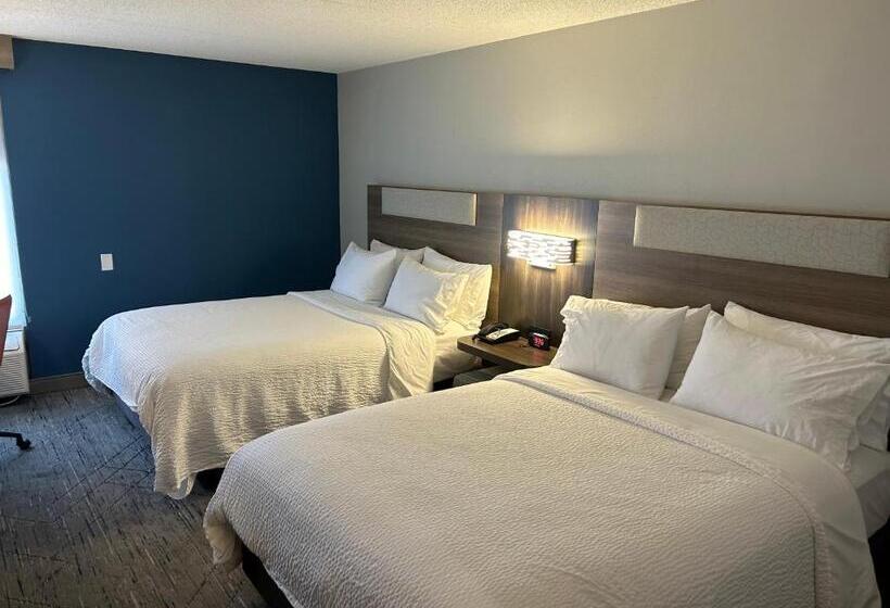 带2个双人床的标准工作室, Holiday Inn Express Crestwood, An Ihg