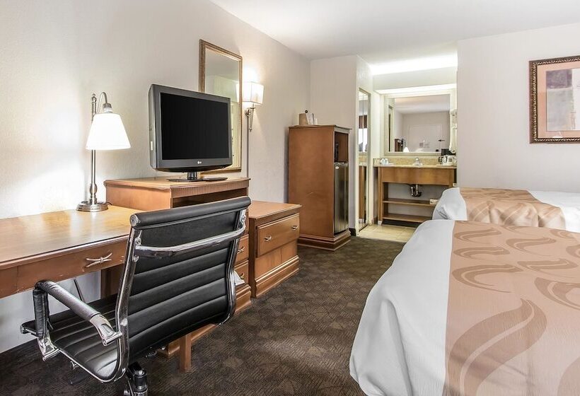 غرفه قياسيه سريرين مزدوجين, Quality Inn Monroe