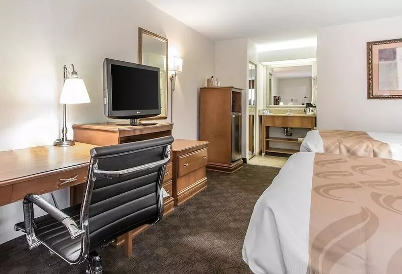 اتاق استاندارد با 2 تخت دوبل, Quality Inn Monroe