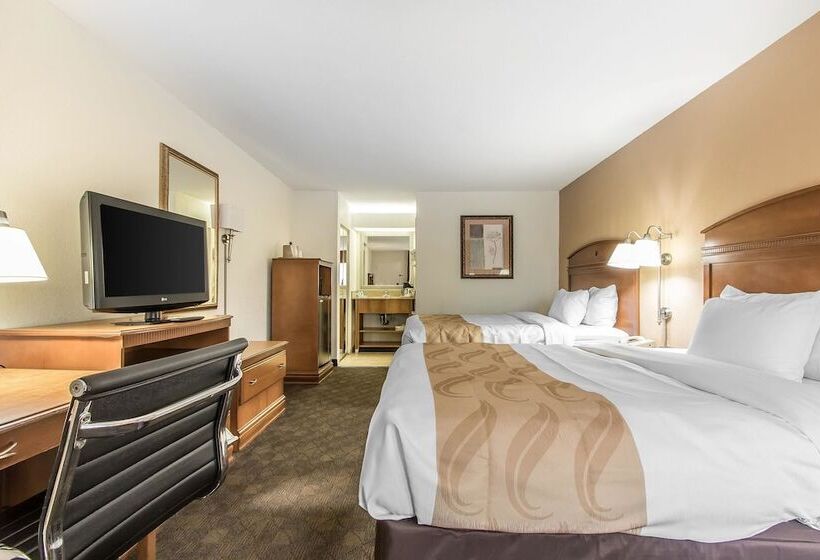 غرفه قياسيه سريرين مزدوجين, Quality Inn Monroe
