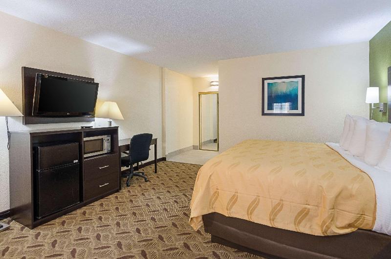 스탠다드 룸 킹사이즈 침대, Quality Inn Tanglewood