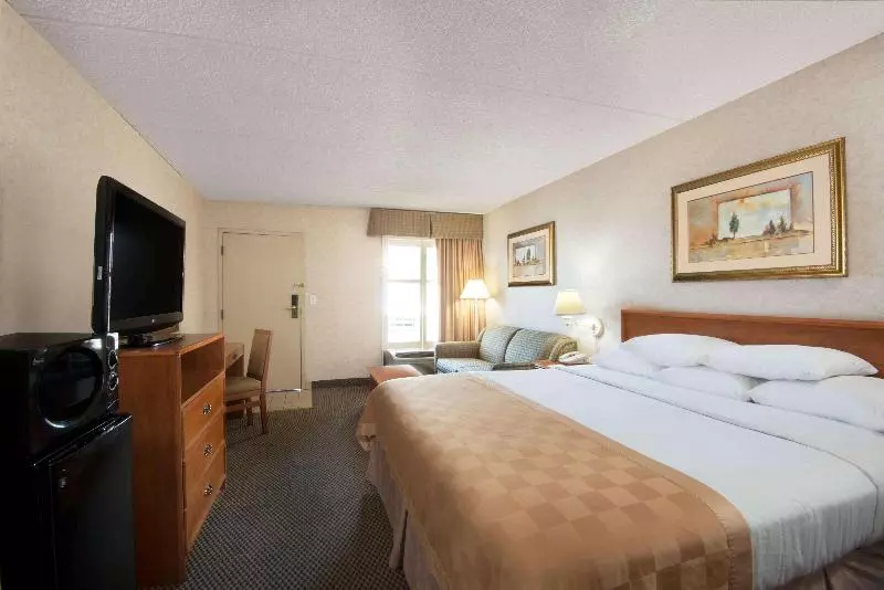 اتاق استاندارد با تخت بزرگ, Travelodge By Wyndham Pueblo
