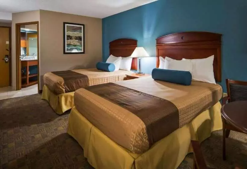 2ダブルベッドのスタンダードルーム, Days Inn By Wyndham Englewood Dayton Airport