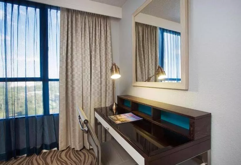 اتاق استاندارد با تخت بزرگ, Wyndham Lake Buena Vista - Disney Springs® Area