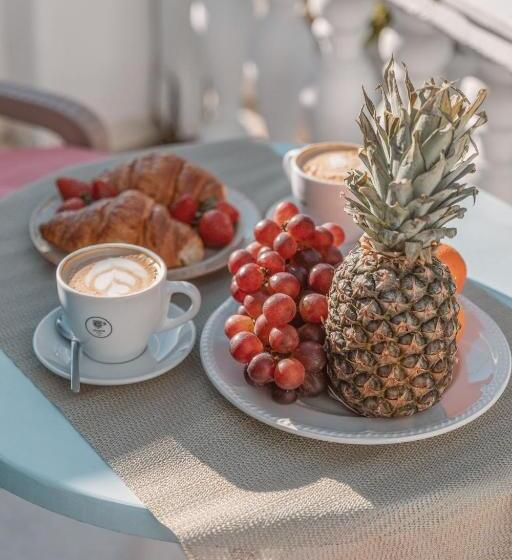 חדר סטנדרט לשלושה, Amaryllis Studios