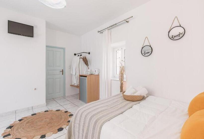 חדר סטנדרט לשלושה עם טרסה, Amaryllis Studios