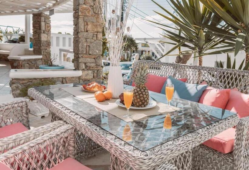 חדר סטנדרט לארבעה, Amaryllis Studios