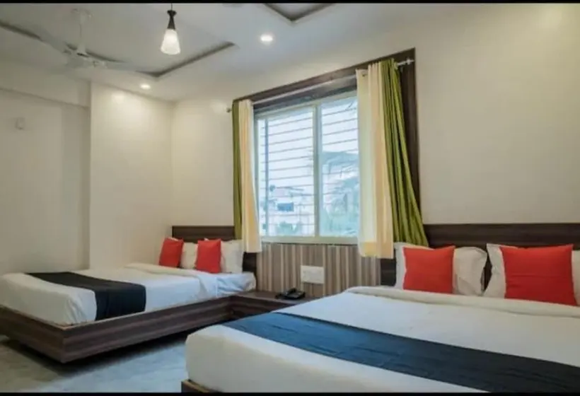 Deluxe Neljän Hengen Huone, Sai Sk Palace