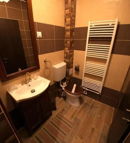 スタンダードルーム, Casa Cu Usi   House Of Doors