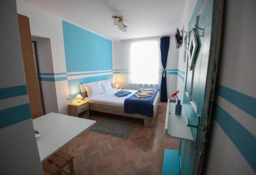 Люкс 2 Спальни, Casa Cu Usi   House Of Doors