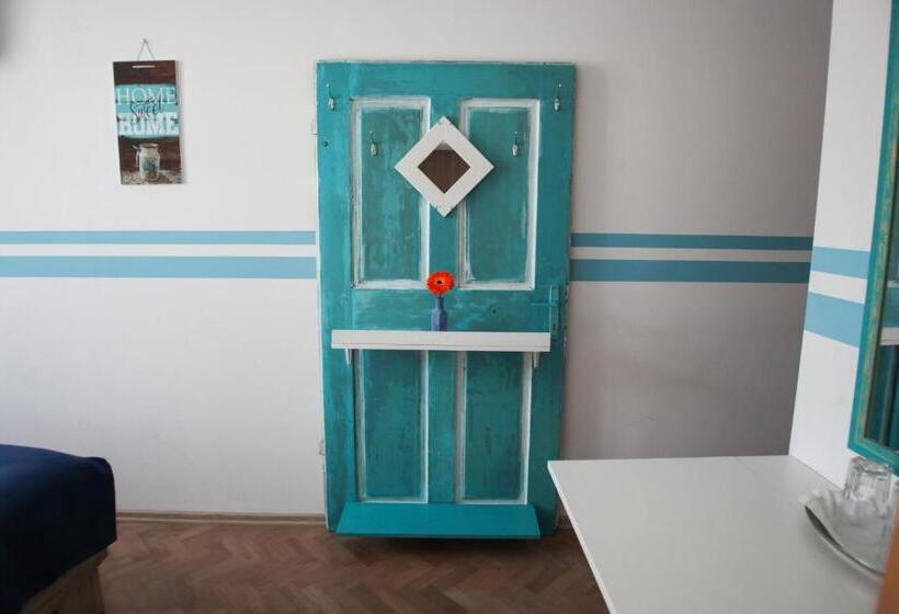 Люкс 2 Спальни, Casa Cu Usi   House Of Doors