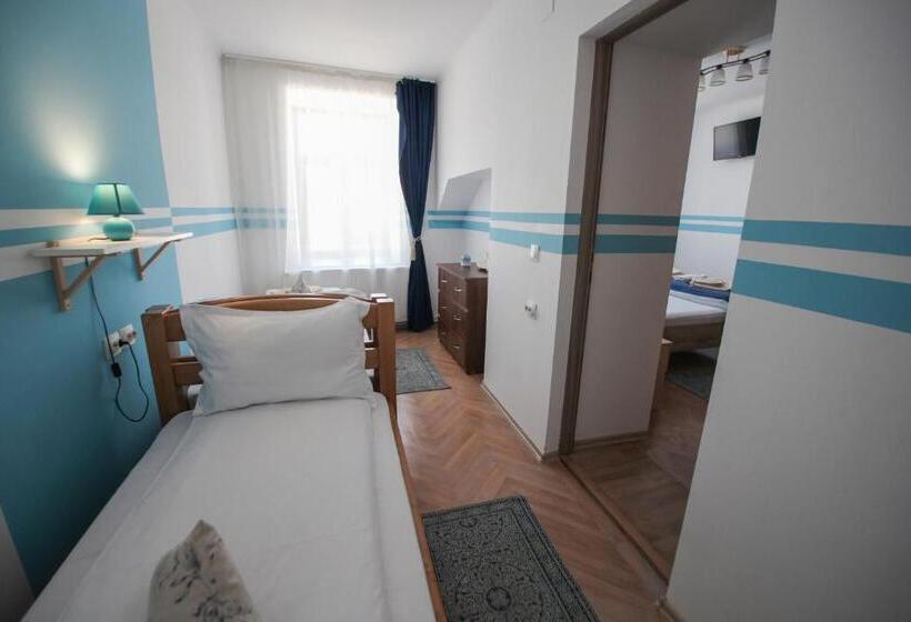 Люкс 2 Спальни, Casa Cu Usi   House Of Doors