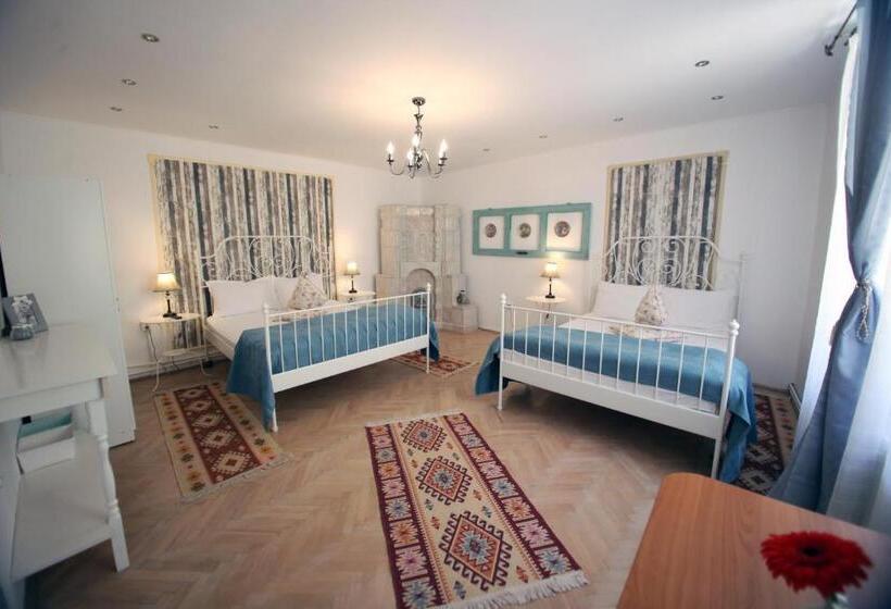 Семейный Номер, Casa Cu Usi   House Of Doors