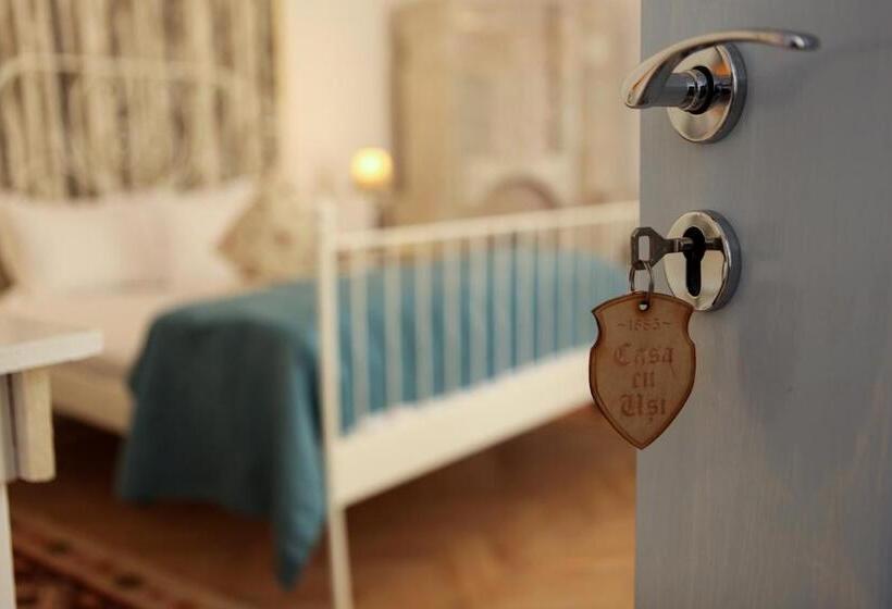 Семейный Номер, Casa Cu Usi   House Of Doors