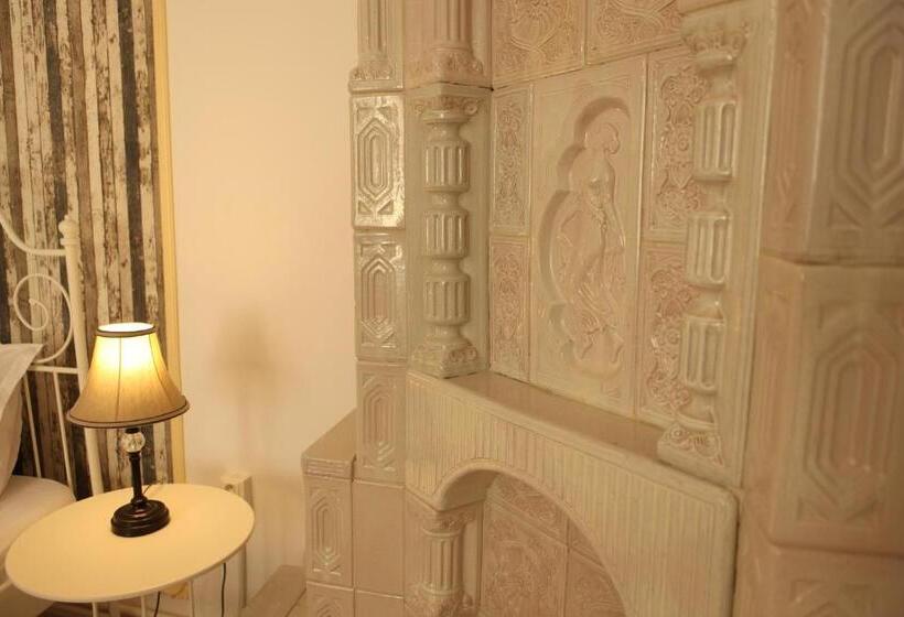 Семейный Номер, Casa Cu Usi   House Of Doors