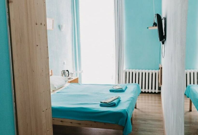 غرفة قياسية, 7 11