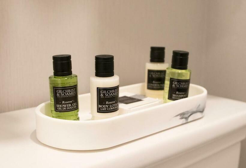 חדר סטנדרט עם מיטת קינג, Blutique, Akron, A Tribute Portfolio