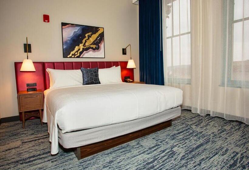 חדר סטנדרט עם מיטת קינג, Blutique, Akron, A Tribute Portfolio