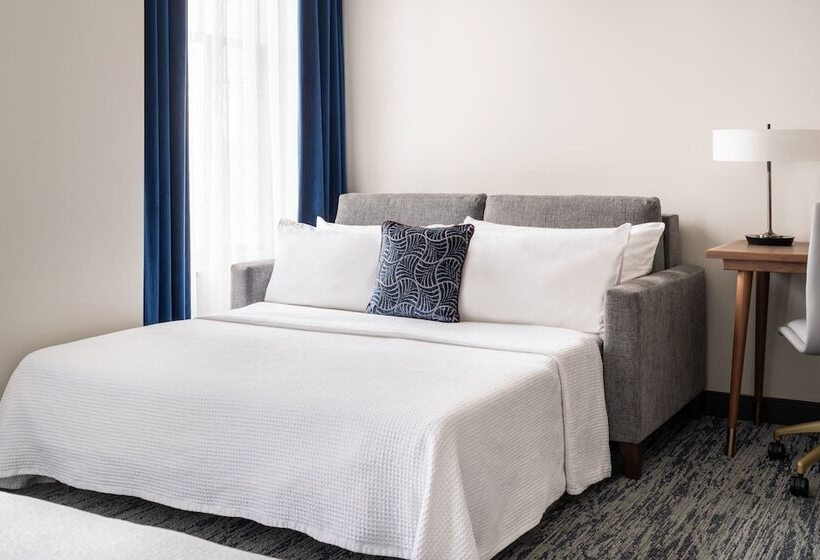 חדר סטנדרט שתי מיטות זוגיות, Blutique, Akron, A Tribute Portfolio