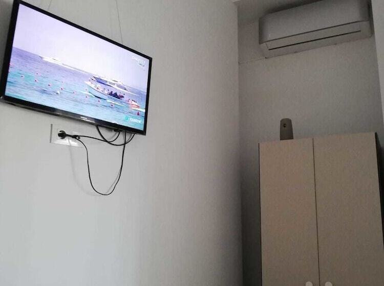 标准四人间共用浴室, Cabo De Palos Rooms