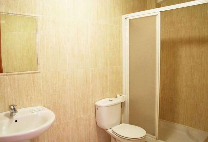 スタンダードトリプルルーム, Pension Ronda