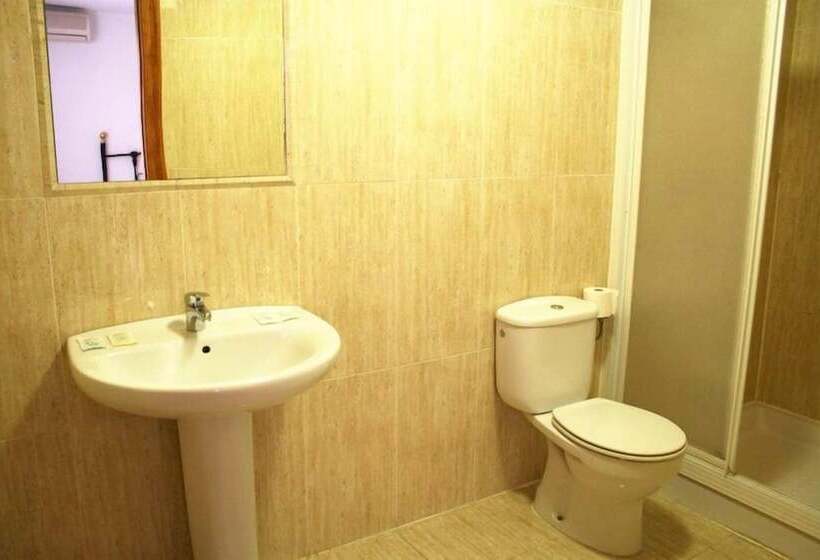 スタンダードトリプルルーム, Pension Ronda