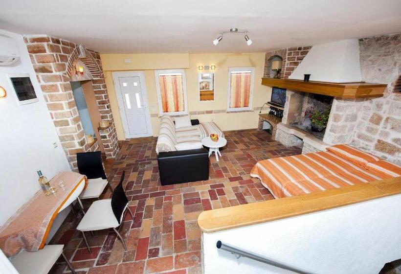 스탠다드 내측 스튜디오, Apartment Tomy / Studio Terrace A1