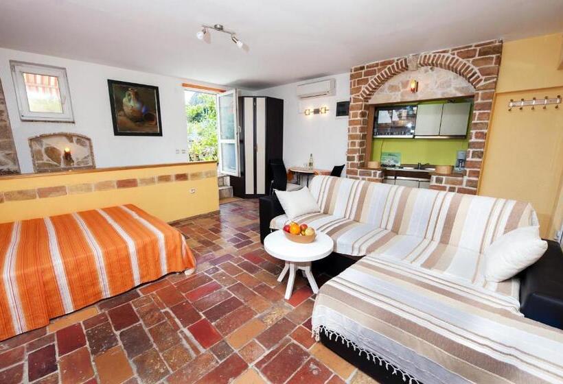 스탠다드 내측 스튜디오, Apartment Tomy / Studio Terrace A1