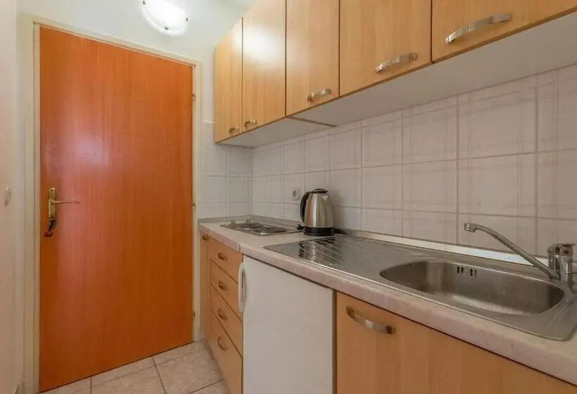 آپارتمان 1 خوابه, Apartments And Rooms By The Sea Vodice   6182