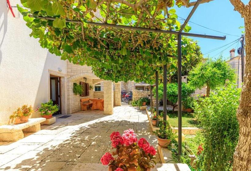 带2个卧室的公寓, Apartments Mirjana Medulin