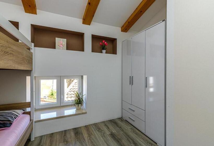 带2个卧室的公寓, Apartments Mirjana Medulin