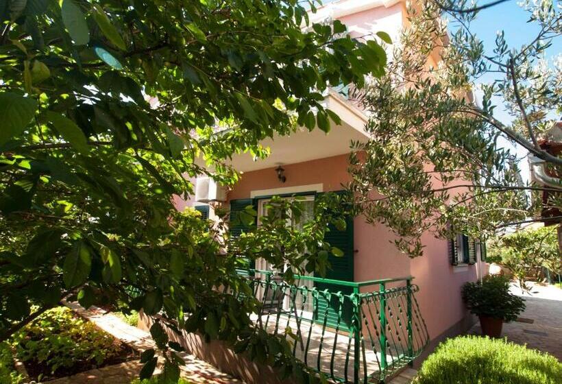 דירת חדר, Apartments Sunčica 1613