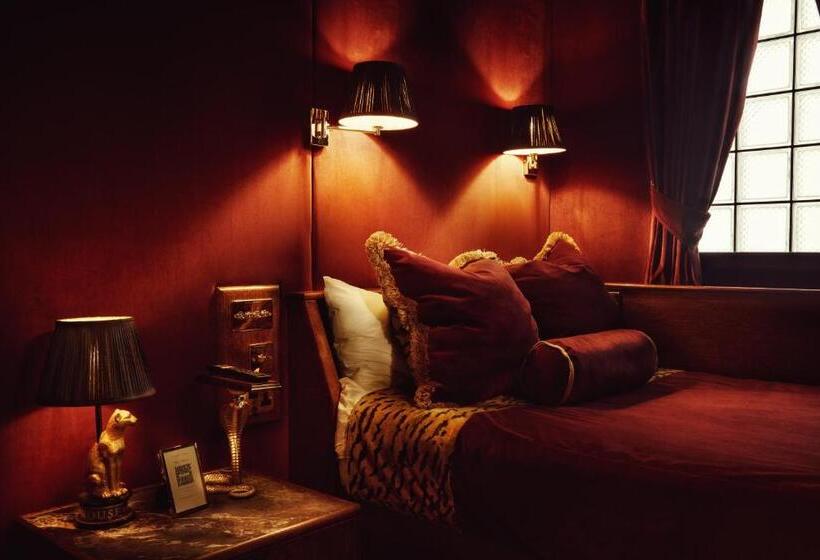 Standard Room, House Of Gods Royal Mile