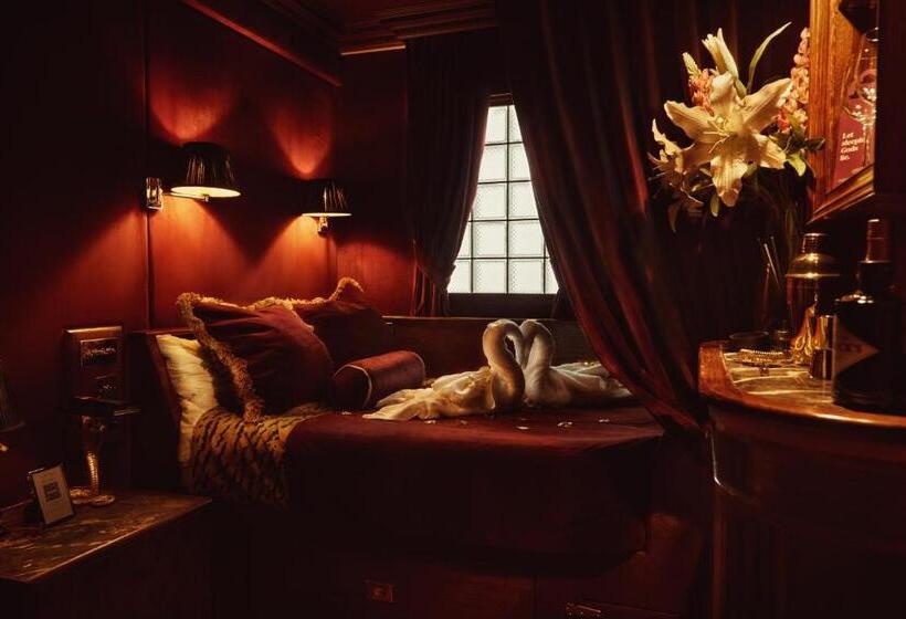 Standard Room, House Of Gods Royal Mile