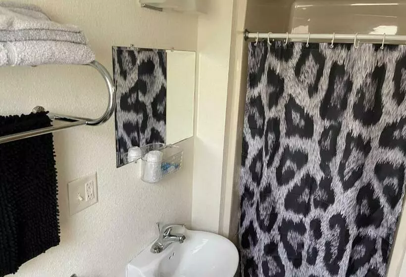 اتاق استاندارد, Highland Court Motel
