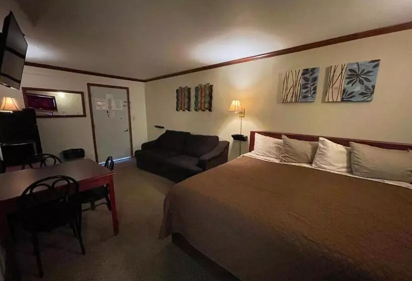 سوییت لوکس, Highland Court Motel