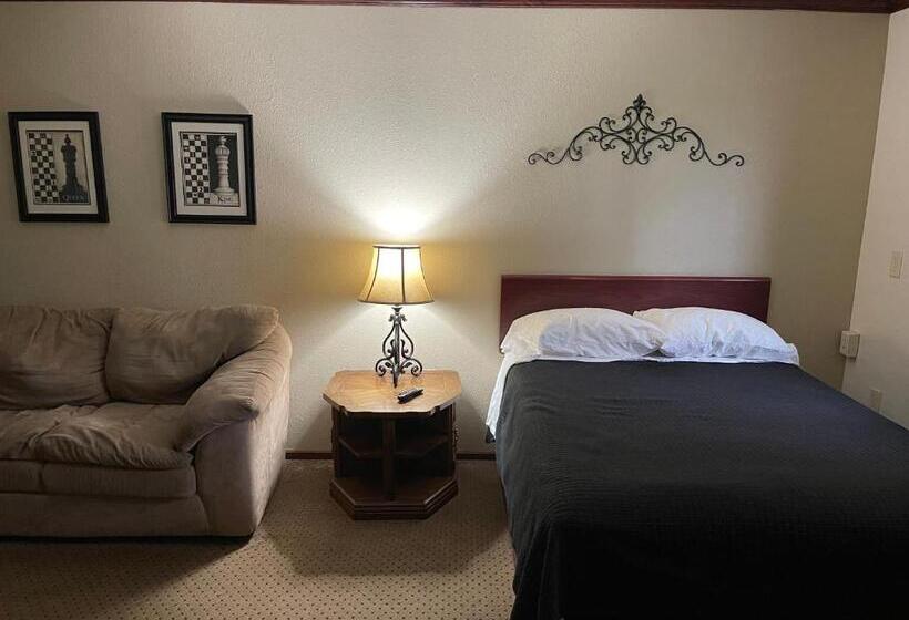 جناح ديلوكس, Highland Court Motel