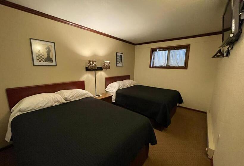 جناح ديلوكس, Highland Court Motel