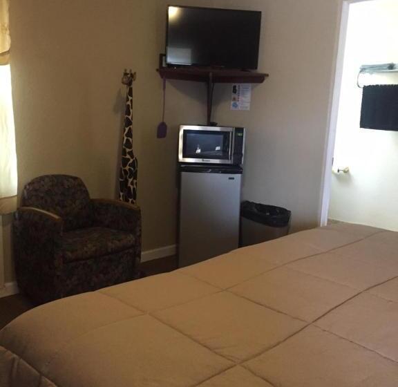 غرفة قياسية سرير كينج, Highland Court Motel