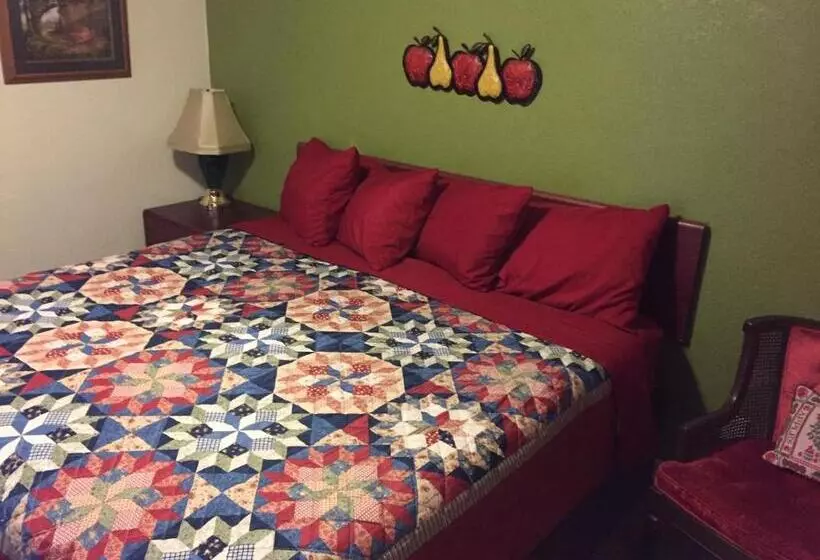 اتاق استاندارد با تخت بزرگ, Highland Court Motel