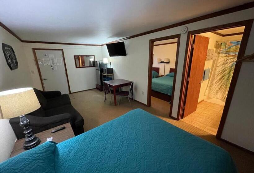 Люкс Повышенной Комфортности, Highland Court Motel