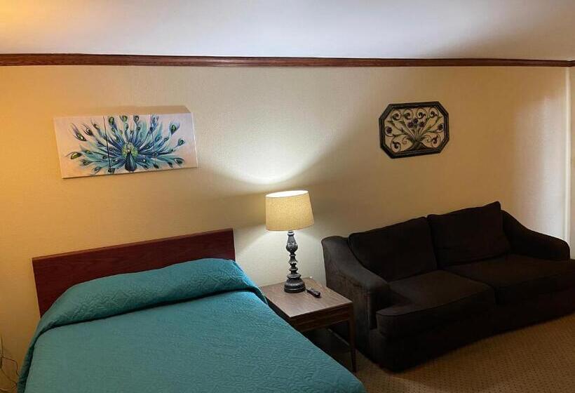 جناح ديلوكس, Highland Court Motel