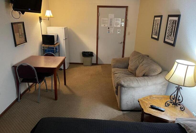 جناح ديلوكس, Highland Court Motel