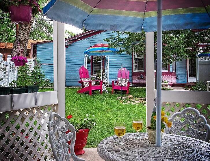 سوییت لوکس, Holden House 1902 Bed & Breakfast Inn