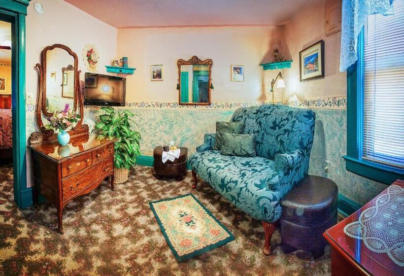 Люкс Повышенной Комфортности, Holden House 1902 Bed & Breakfast Inn
