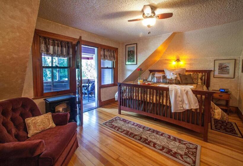 Люкс Deluxe Кровать Кинг, Holden House 1902 Bed & Breakfast Inn