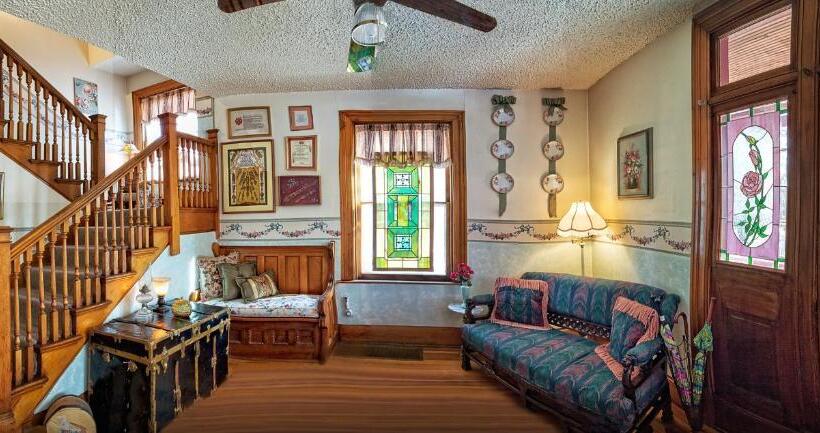 Люкс Deluxe Кровать Кинг, Holden House 1902 Bed & Breakfast Inn