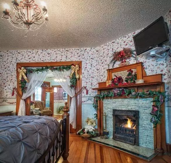 Deluxe Room King Size Bed