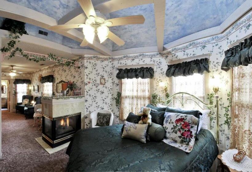 Люкс Повышенной Комфортности, Holden House 1902 Bed & Breakfast Inn