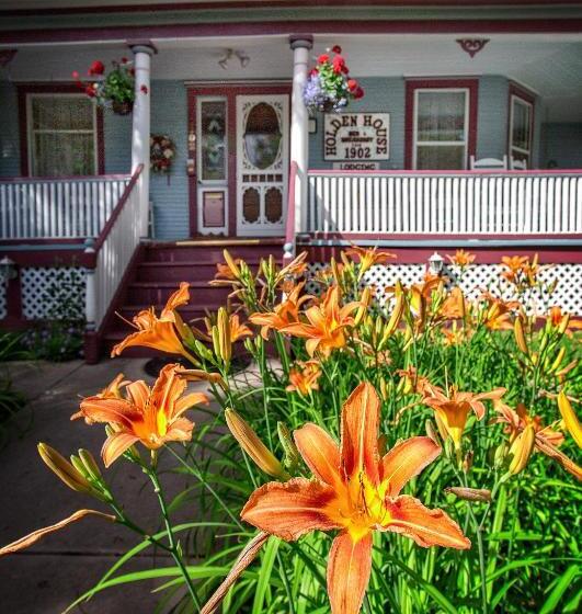 Люкс Повышенной Комфортности, Holden House 1902 Bed & Breakfast Inn